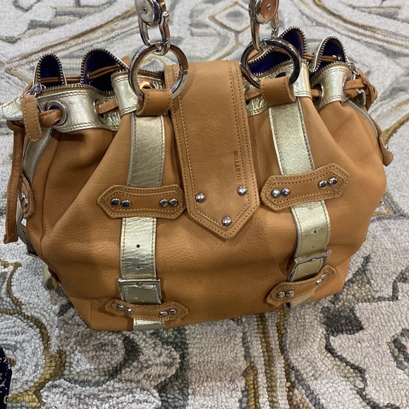 💕 Gustto tan gold Italian leather large satchel bag gorgeous 💕 - Picture 9 of 16
